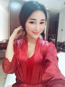 亲切家族主播照片