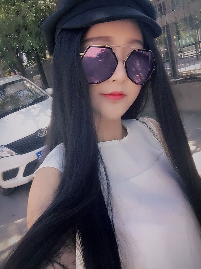 璐宝停播主播照片