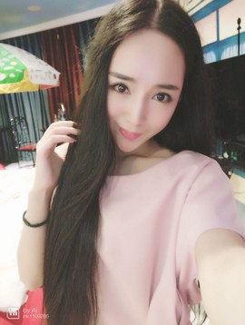 大聆听温主播照片