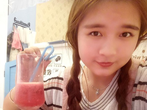 凤肉肉海报