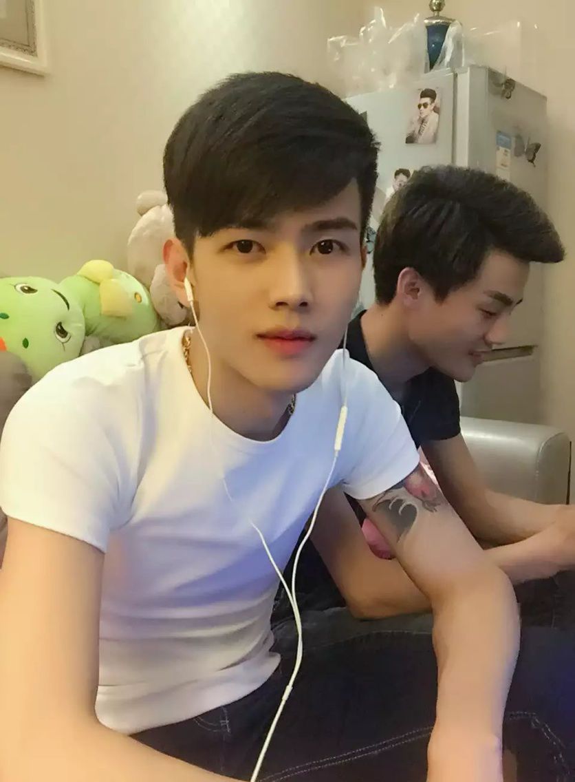 主播：小偉哥的主播照片