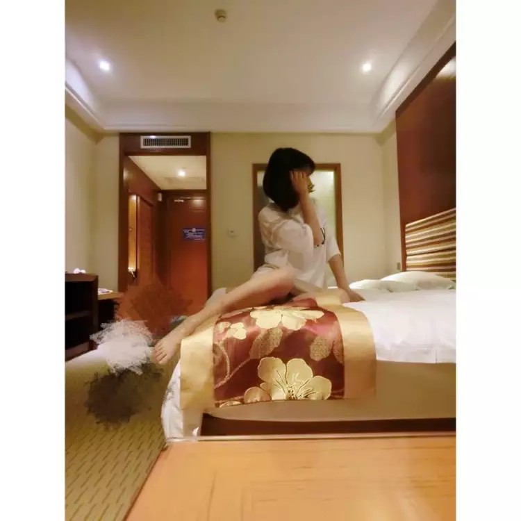百变女神--小溪主播照片