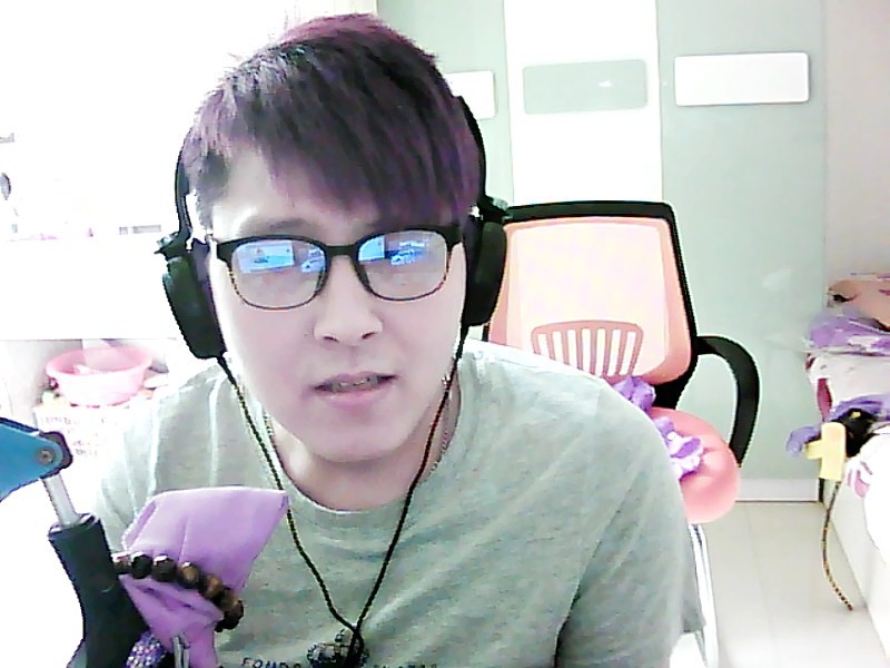 活着@只为被你守候的主播照片