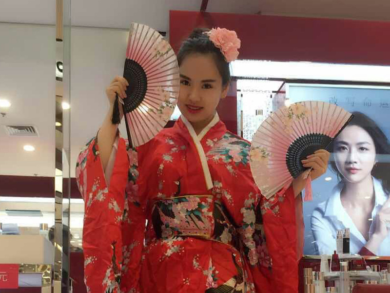 静郭郭的主播海报
