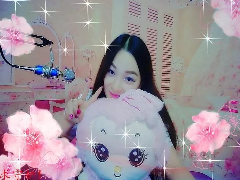 我是一个无名小草的主播照片