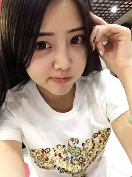 大聆听温主播照片