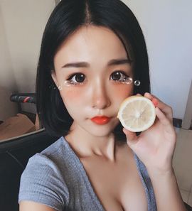 会唱歌的三妹babe主播照片