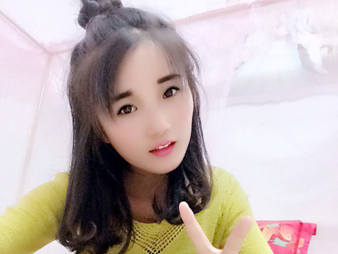 丁明媚海报
