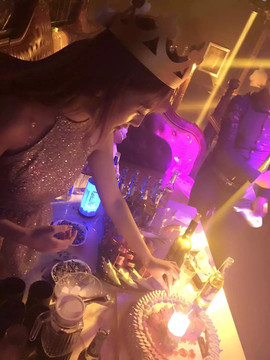 吃土女主播丶咪熙主播照片