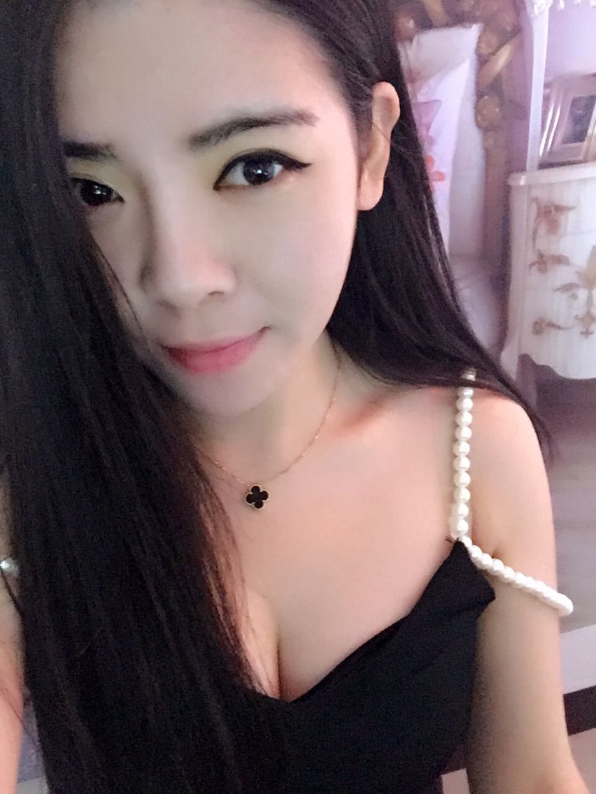 陪着阿🌹唱情歌的主播照片