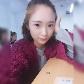 少女房首污😈主播照片