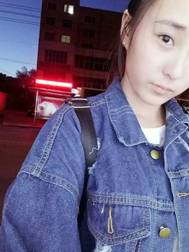 豆豆芯主播照片