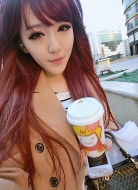 ☔不开心的小美☔主播照片
