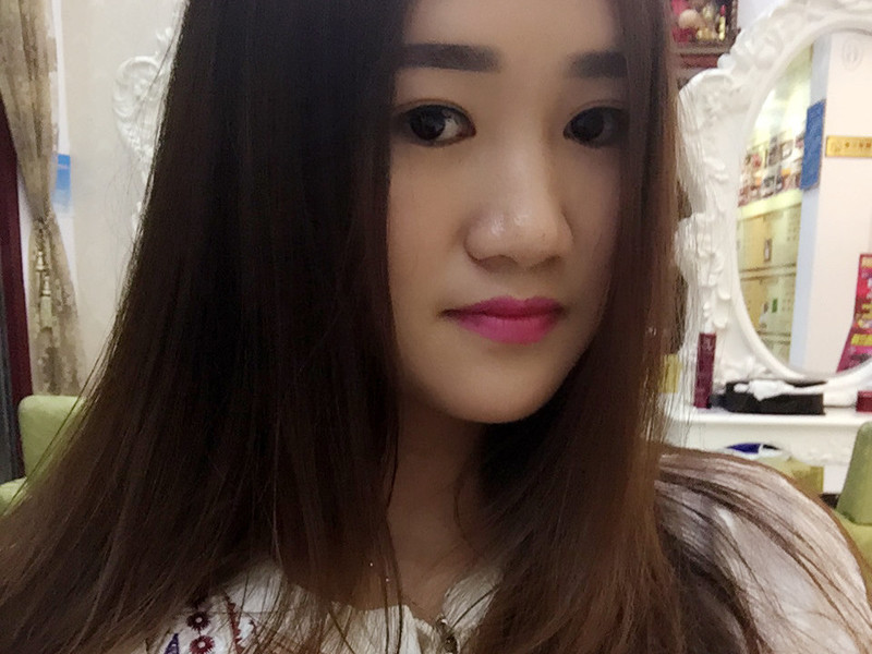 周小样zxy的主播海报