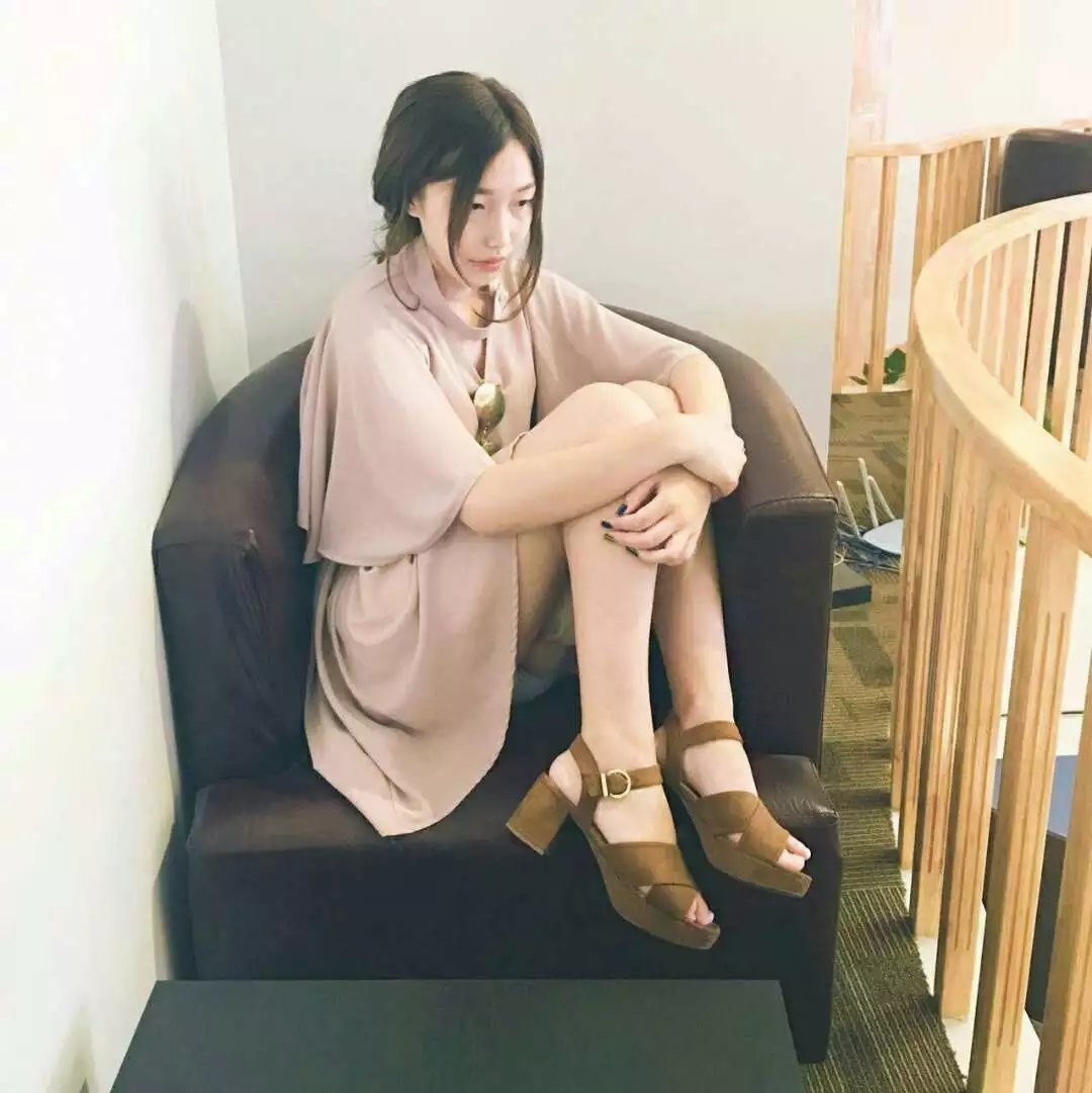 江南灬阿暖的主播照片