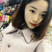 一只彩虹糖吖