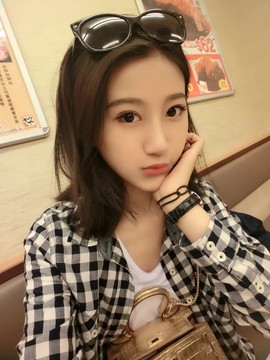晓艾。主播照片