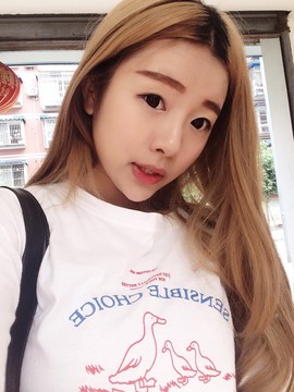 萌主笑笑😋主播照片