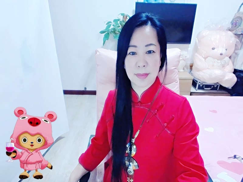 魅力女人唱民歌的图片