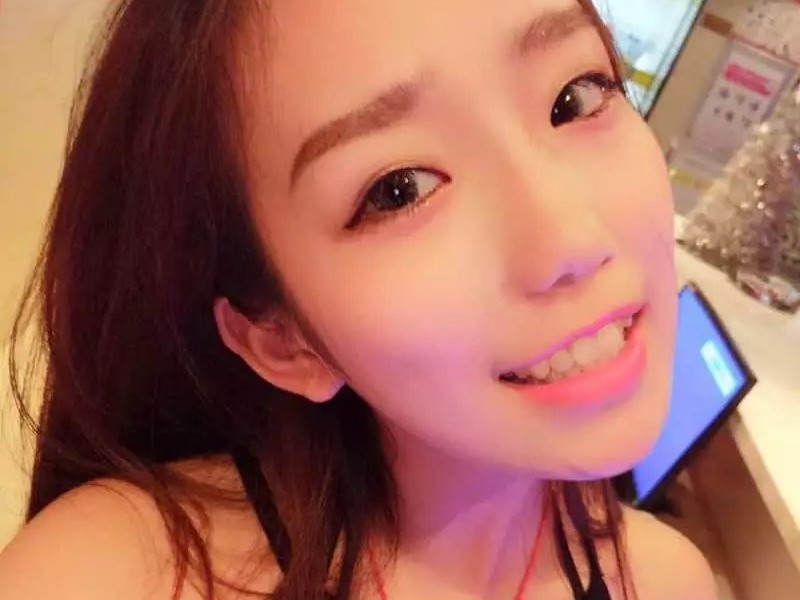 9r3w的主播海报