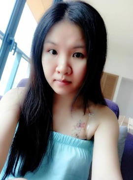 泡芙summer主播照片