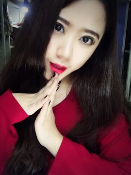 看上去很正经的小可爱主播照片