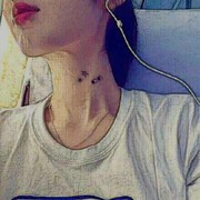 一只爱喝酸奶的臭鼬