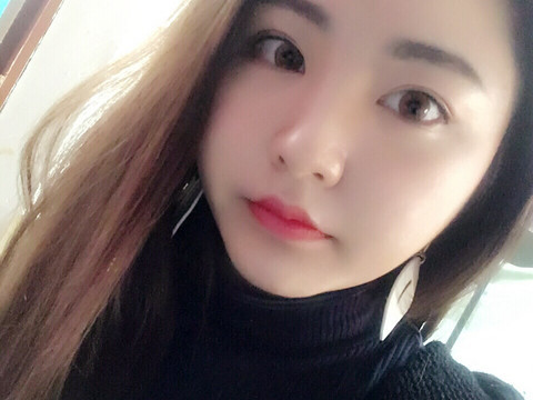 环球翡翠-黑珍珠海报