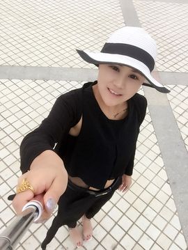 小金莲回归了!!主播照片