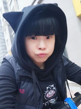 单眼皮小公举主播照片