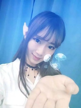 含蓝，上课补下时效主播照片