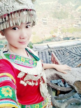 娟娟love主播照片