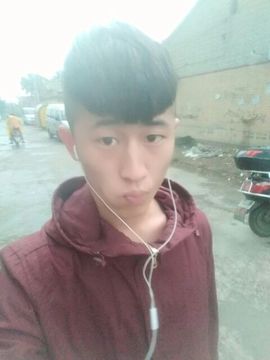 伟小傲主播照片