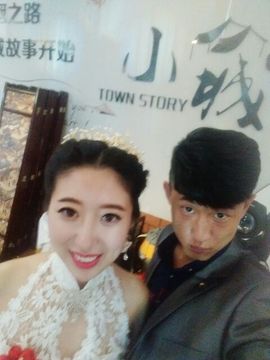 伟小傲主播照片