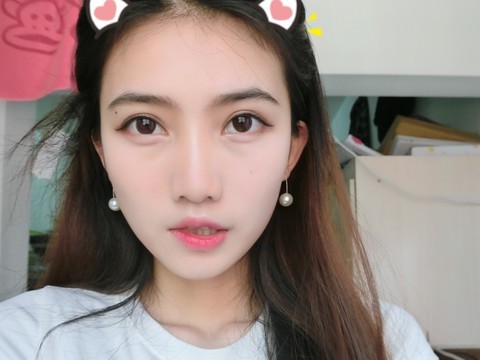 👑暴走萝莉海报