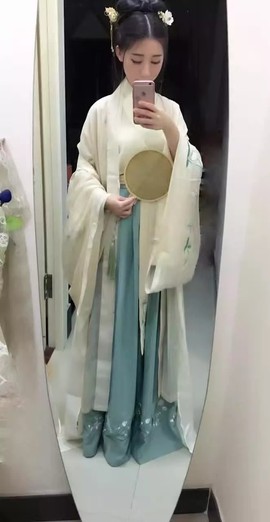 じ★╮凡间精灵小小✿主播照片