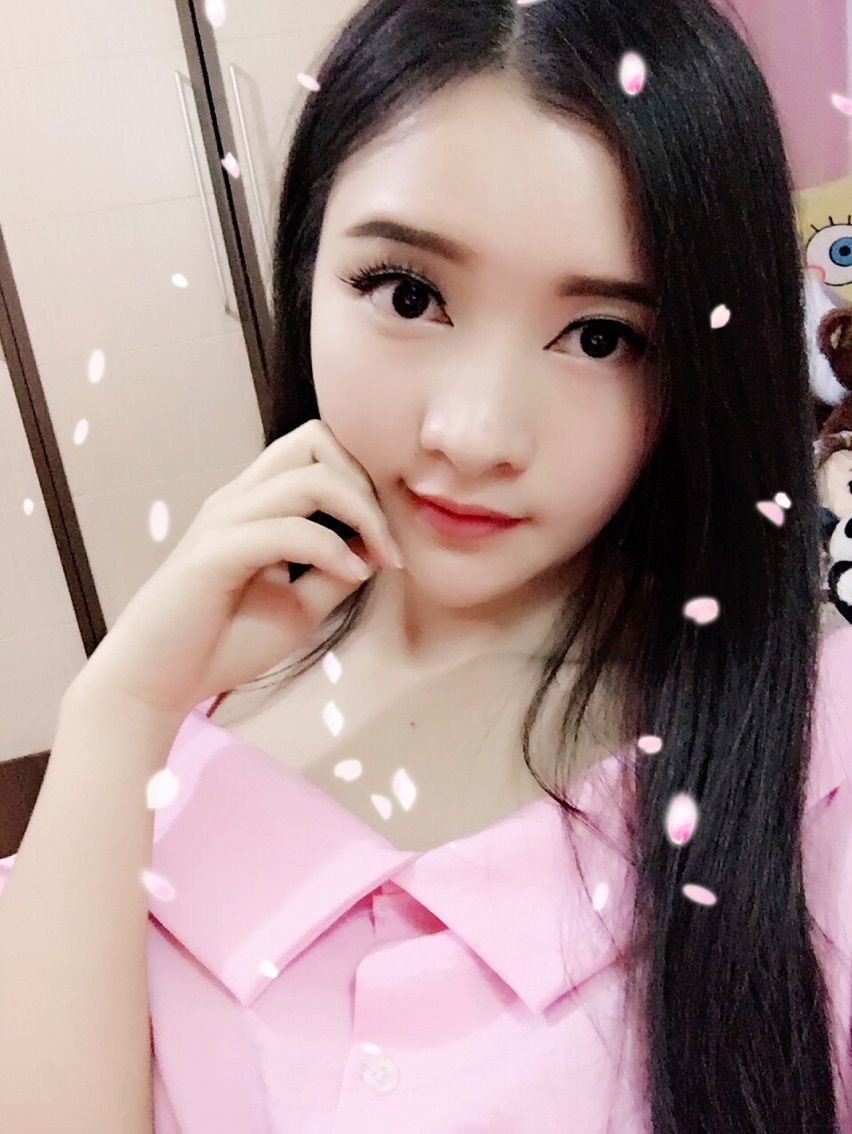 股市里的鹰的图片