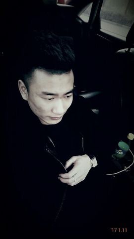 涛三依九主播照片