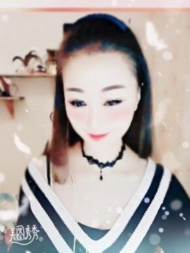 小满@前台接待主播照片