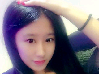 （😐）的主播照片