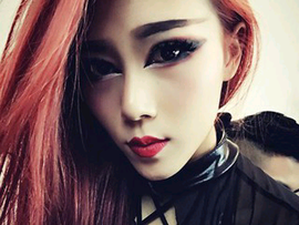 苦杏核主播照片