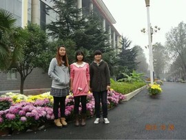 诗人教育者导演冉郭鑫主播照片