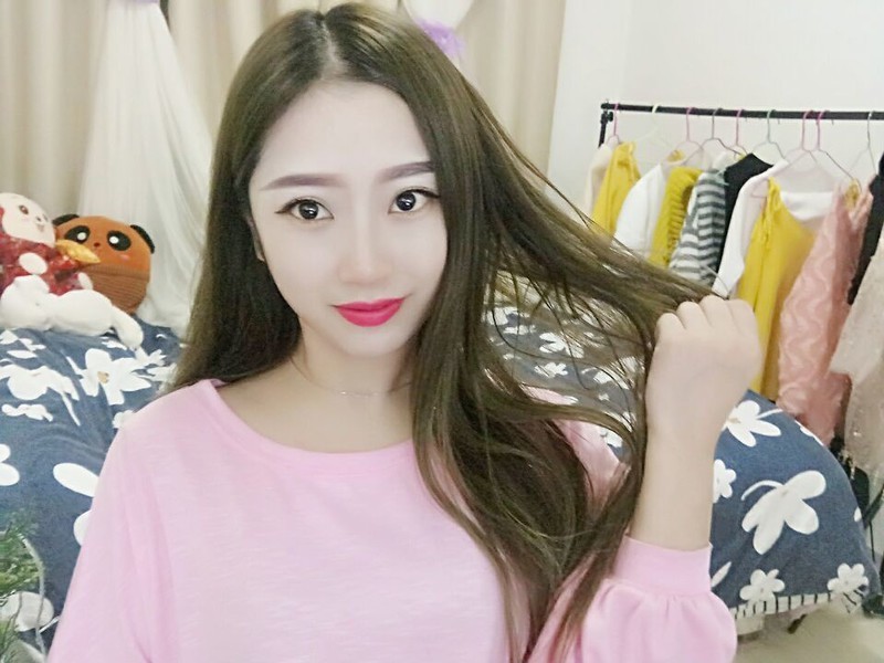 【】雪儿的主播海报