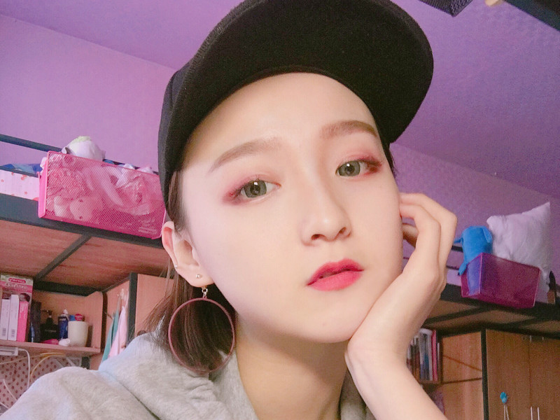 张蜜桃૭的主播海报