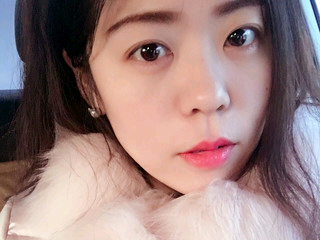 转头的向日葵的主播照片