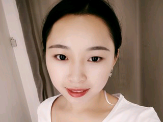 花花见见的主播照片