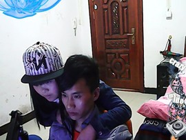 疯子阿勇主播照片