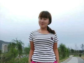 老周看直播唱歌主播照片