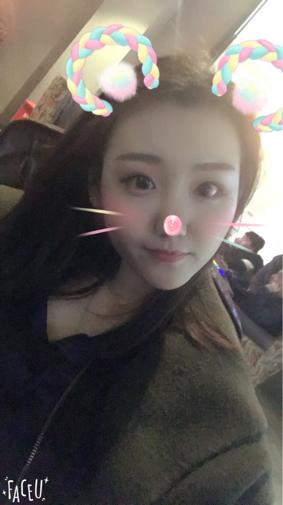 小一儿chris主播照片