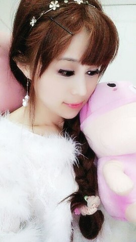 蓝色洋娃娃🎀鑫哥哥主播照片